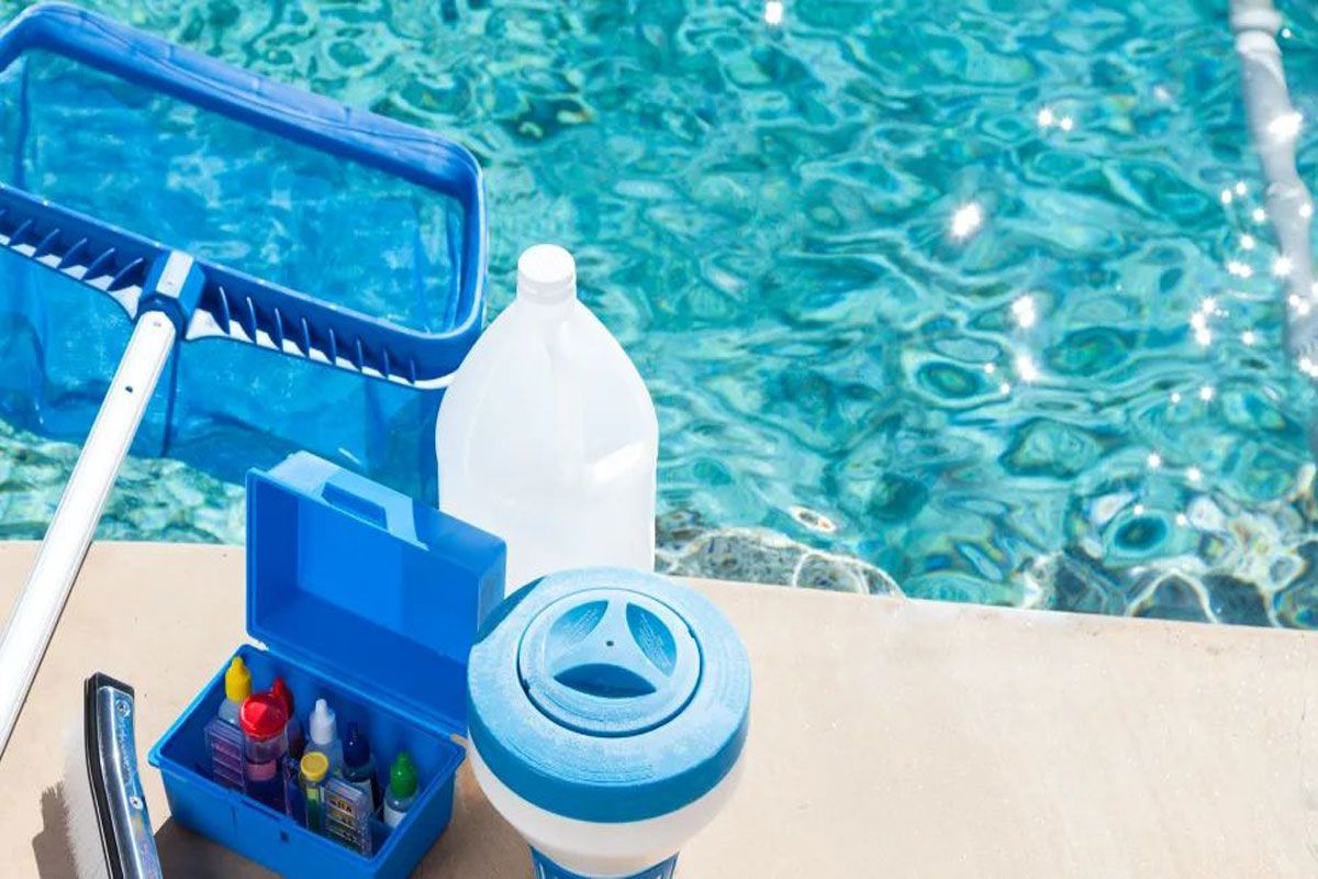 Совети за како да го одржите вашиот базен чист во текот на сезоната